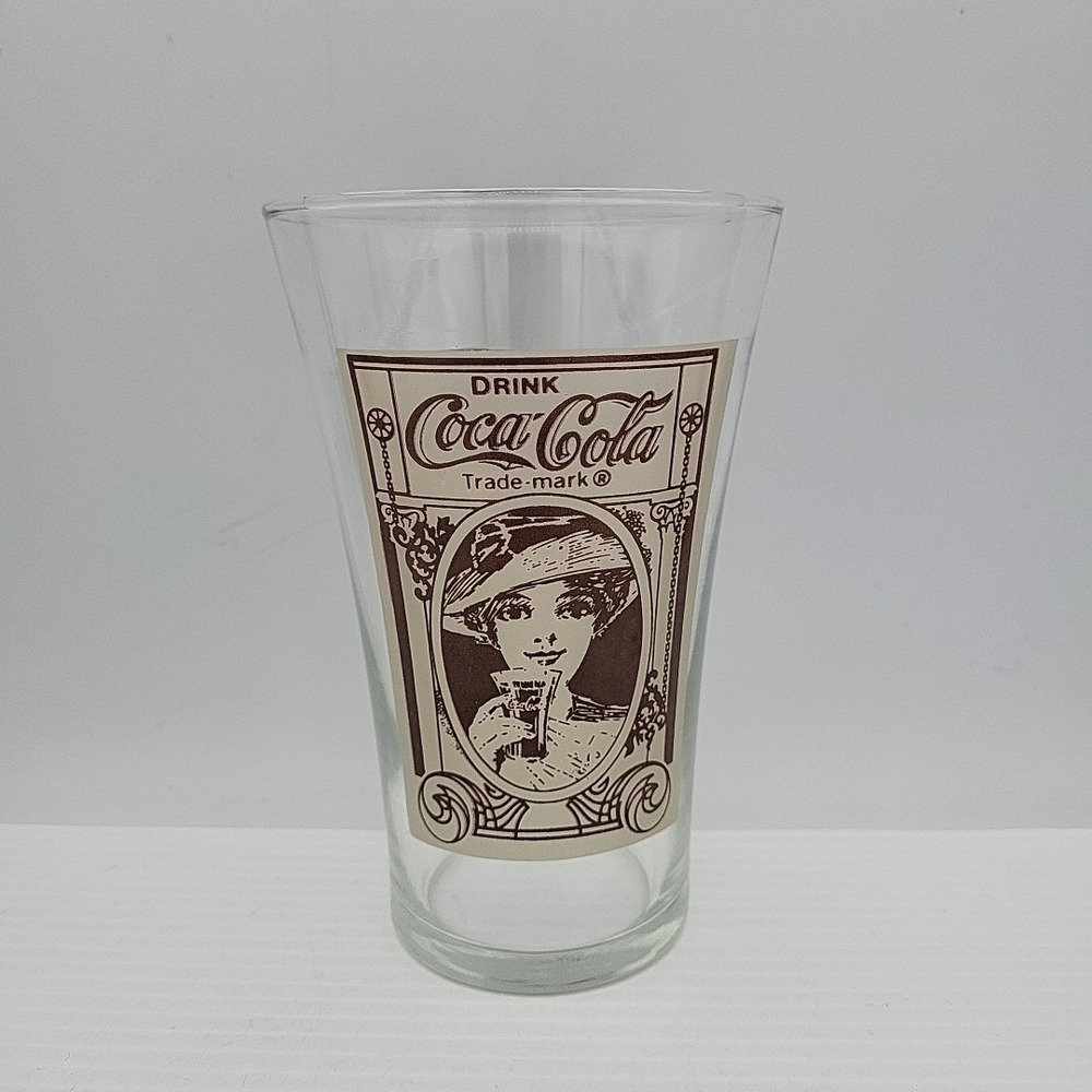 Vintage Coca-Cola (16oz) Victorian Lady‎ ~